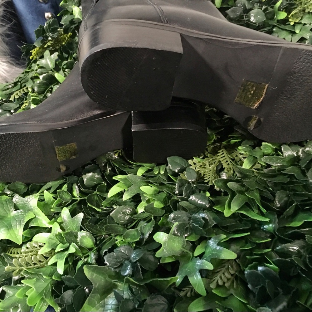 Arturo Chiang Black Leather Boots - Picture 9 of 10